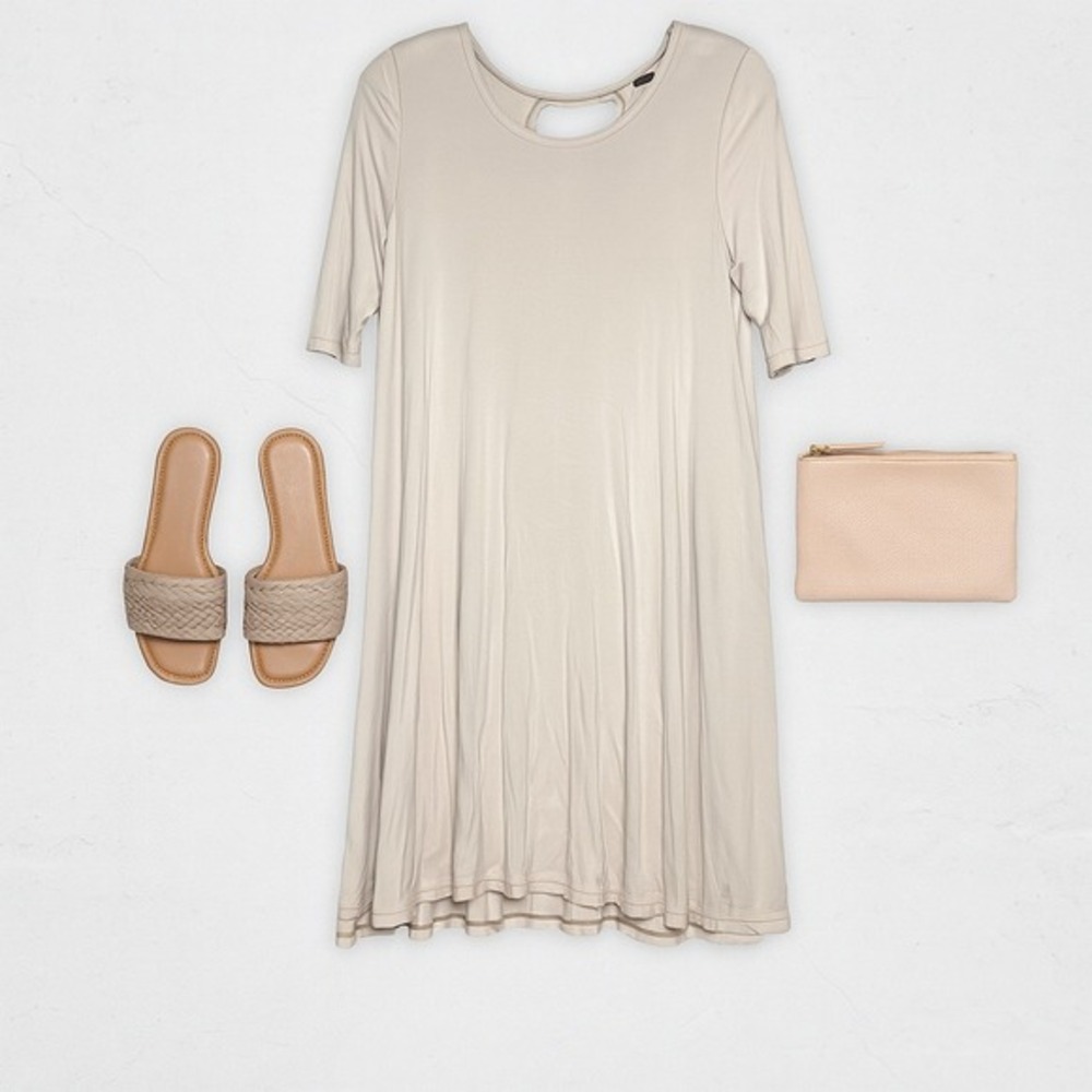 We The Free People Beige Dress Medium Short Sleeve‎ Casual Cutout Back